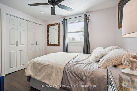 Photo 13 at 30 Quiet Heights Lane, Historic Lakeshore Communities, Georgina