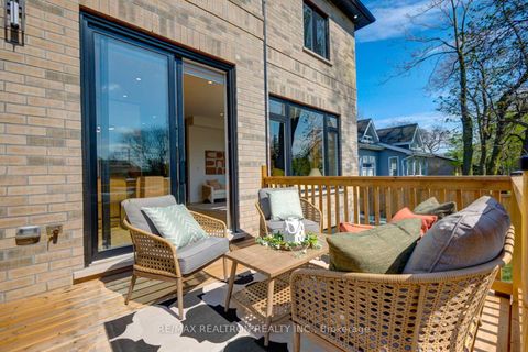 Photo 2 at 28 Ternhill Crescent, Don Mills, Toronto