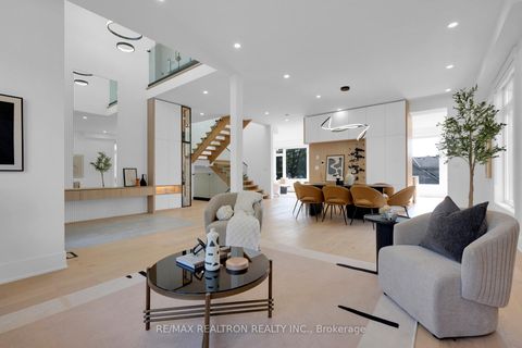 Photo 5 at 28 Ternhill Crescent, Don Mills, Toronto