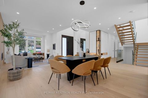 Photo 11 at 28 Ternhill Crescent, Don Mills, Toronto