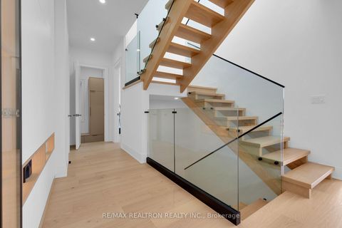 Photo 12 at 28 Ternhill Crescent, Don Mills, Toronto