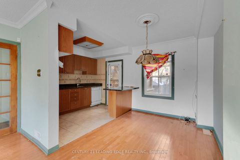 Photo 11 at 57 - 740 Kennedy Road, Ionview, Toronto