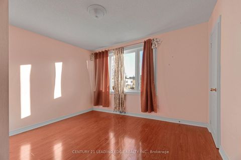 Photo 17 at 57 - 740 Kennedy Road, Ionview, Toronto