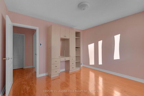Photo 18 at 57 - 740 Kennedy Road, Ionview, Toronto