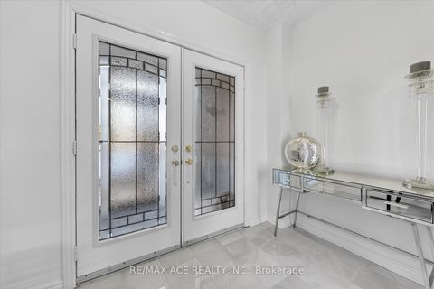 Photo 4 at 53 Quietbrook Crescent, Rouge E11, Toronto