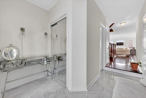 Photo 5 at 53 Quietbrook Crescent, Rouge E11, Toronto