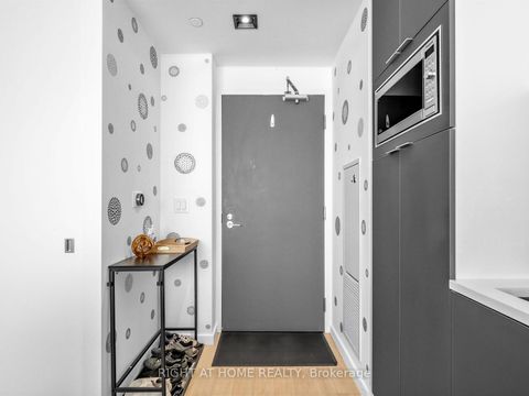 Photo 3 at 1210 - 170 Bayview Avenue, Waterfront Communities C8, Toronto