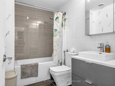 Photo 21 at 1210 - 170 Bayview Avenue, Waterfront Communities C8, Toronto