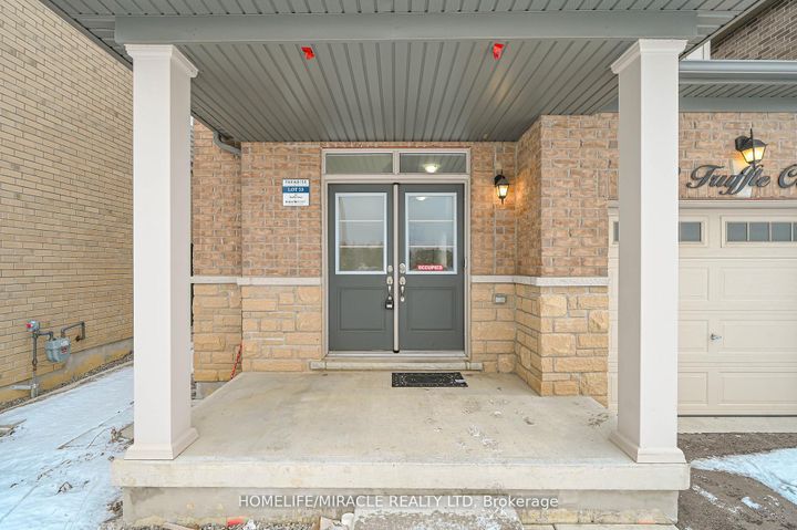 Photo 2 at 42 Truffle Court, Northwest Brampton, Brampton