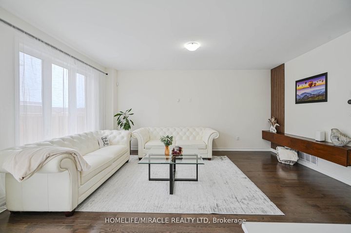 Photo 7 at 42 Truffle Court, Northwest Brampton, Brampton