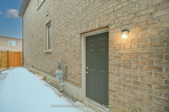 Photo 34 at 42 Truffle Court, Northwest Brampton, Brampton