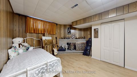 Photo 32 at 6 Centurion Court, Steeles, Toronto