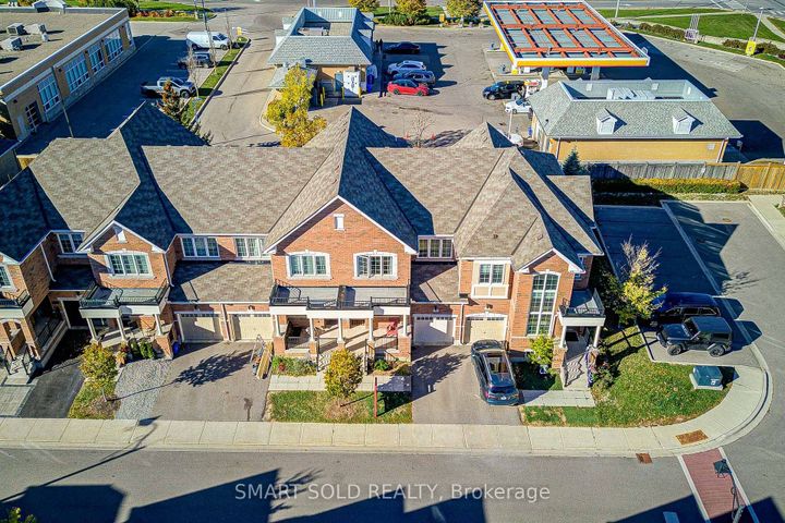 Photo 5 at 28 Avonmore Trail, Patterson, Vaughan