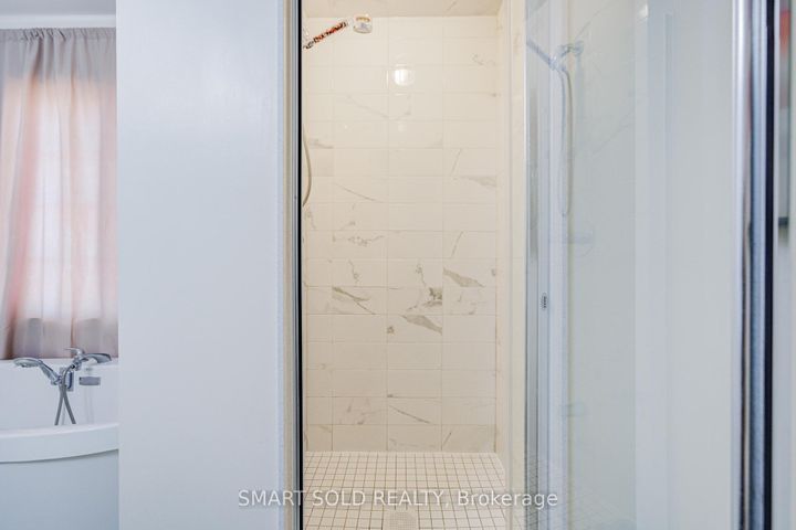 Photo 29 at 28 Avonmore Trail, Patterson, Vaughan