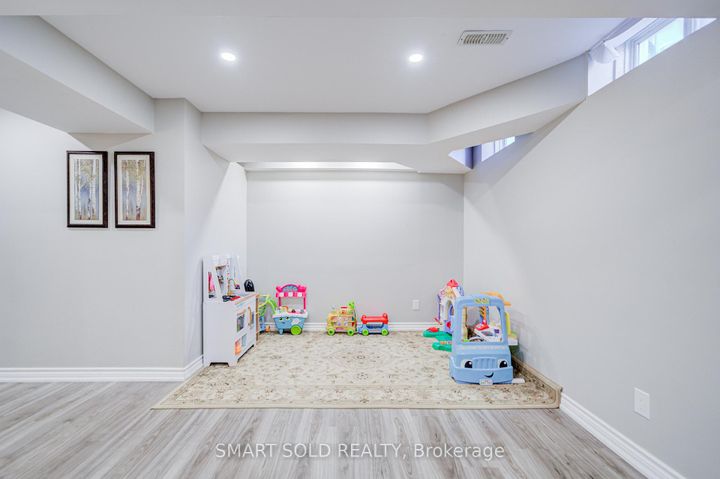 Photo 42 at 28 Avonmore Trail, Patterson, Vaughan