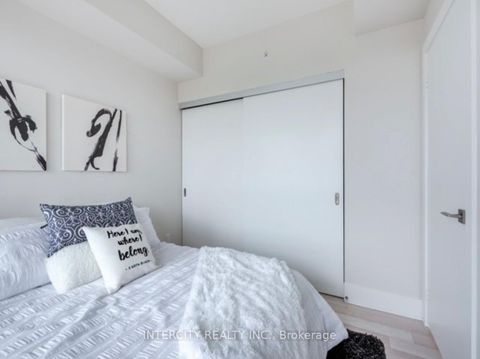 Photo 10 at 1802 - 32 Davenport Road, Annex, Toronto