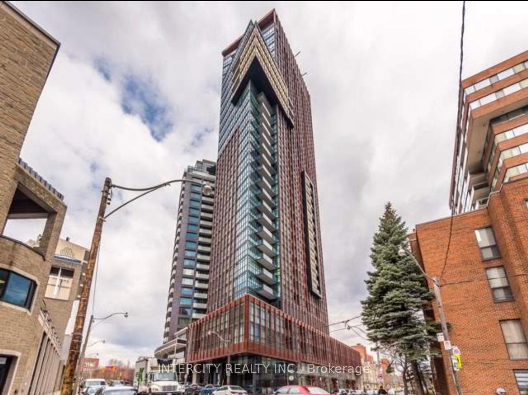 1802 - 32 Davenport Road, Annex, Toronto 