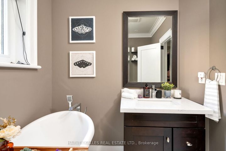 Photo 21 at 39 Standish Avenue, Moore Park, Toronto