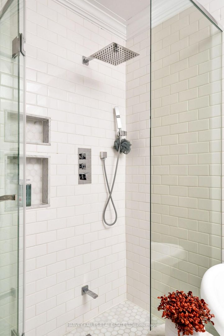 Photo 22 at 39 Standish Avenue, Moore Park, Toronto