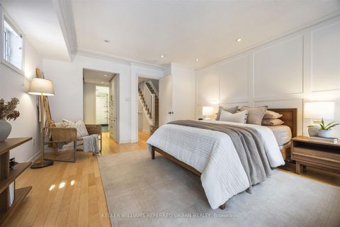 Photo 4 at D - 921 Adelaide Street W, Niagara, Toronto