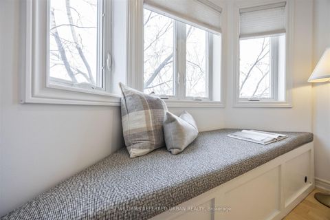 Photo 10 at D - 921 Adelaide Street W, Niagara, Toronto