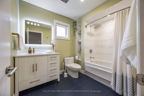 Photo 13 at D - 921 Adelaide Street W, Niagara, Toronto