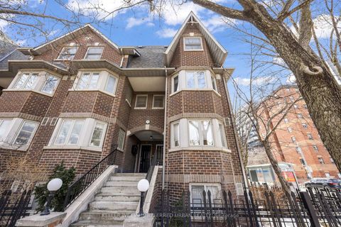 Photo 17 at D - 921 Adelaide Street W, Niagara, Toronto