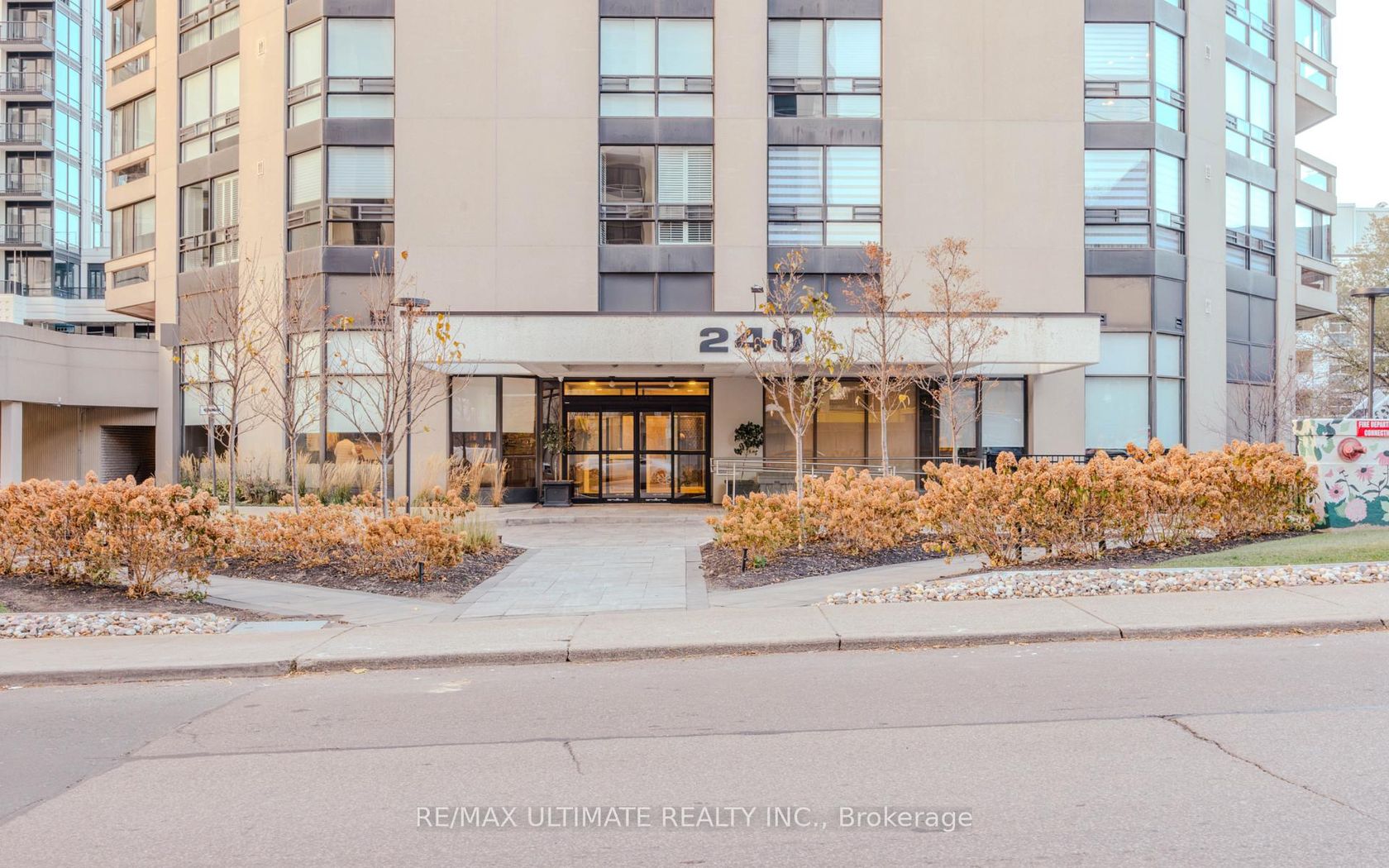 201 - 240 Heath Street W, Forest Hill South, Toronto 