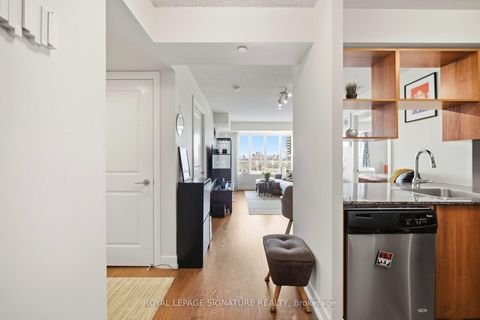 Photo 8 at 926 - 2 Eva Road E, Etobicoke West Mall, Toronto