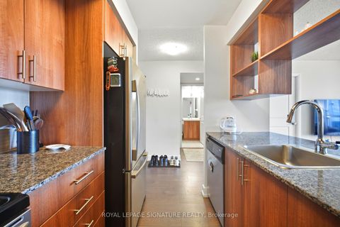 Photo 10 at 926 - 2 Eva Road E, Etobicoke West Mall, Toronto