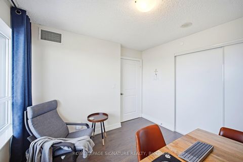 Photo 18 at 926 - 2 Eva Road E, Etobicoke West Mall, Toronto