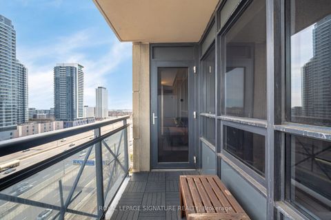 Photo 22 at 926 - 2 Eva Road E, Etobicoke West Mall, Toronto