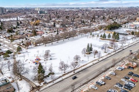 Photo 29 at 926 - 2 Eva Road E, Etobicoke West Mall, Toronto