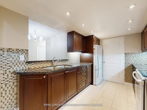 Photo 8 at 324 - 32 Clarissa Drive, Harding, Richmond Hill