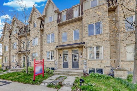 Photo 2 at 43 Kawneer Terrace, Dorset Park, Toronto