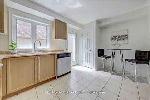 Photo 12 at 43 Kawneer Terrace, Dorset Park, Toronto