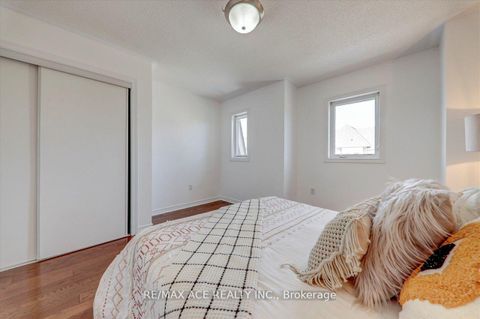 Photo 28 at 43 Kawneer Terrace, Dorset Park, Toronto