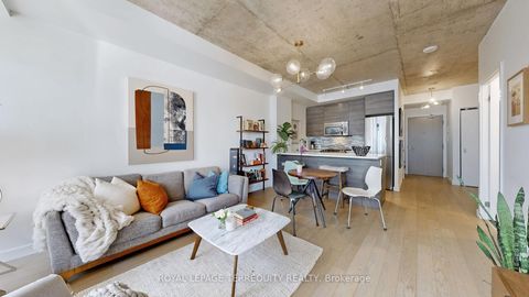 Photo 4 at 1313 - 111 Bathurst Street, Waterfront Communities C1, Toronto