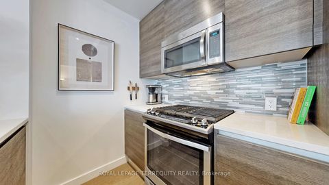 Photo 7 at 1313 - 111 Bathurst Street, Waterfront Communities C1, Toronto