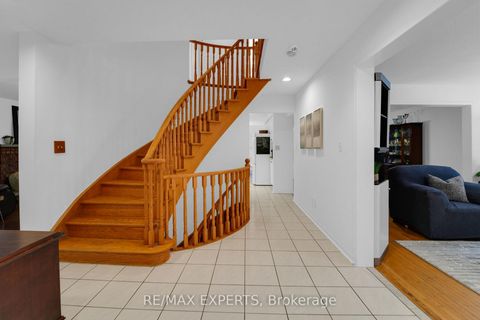 Photo 5 at 62 Luba Avenue, Devonsleigh, Richmond Hill