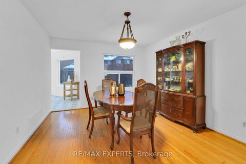 Photo 13 at 62 Luba Avenue, Devonsleigh, Richmond Hill