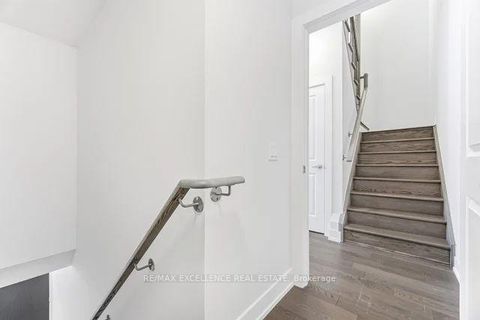 Photo 5 at 214 - 9560 Islington Avenue S, Sonoma Heights, Vaughan