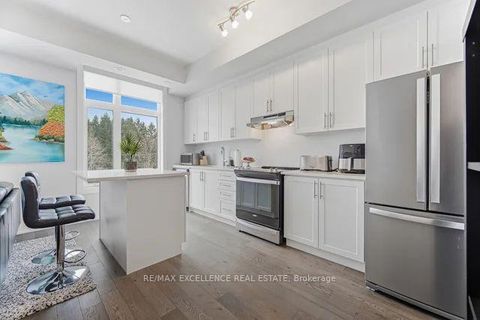 Photo 6 at 214 - 9560 Islington Avenue S, Sonoma Heights, Vaughan