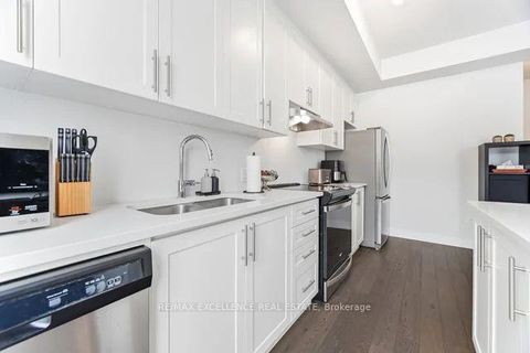 Photo 9 at 214 - 9560 Islington Avenue S, Sonoma Heights, Vaughan