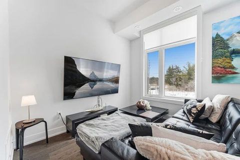 Photo 13 at 214 - 9560 Islington Avenue S, Sonoma Heights, Vaughan