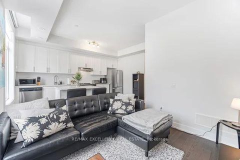 Photo 15 at 214 - 9560 Islington Avenue S, Sonoma Heights, Vaughan
