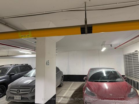 Photo 33 at 214 - 9560 Islington Avenue S, Sonoma Heights, Vaughan