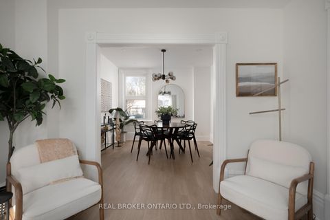 Photo 6 at 157 Lippincott Street, University, Toronto