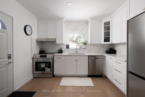 Photo 13 at 157 Lippincott Street, University, Toronto