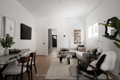 Photo 15 at 157 Lippincott Street, University, Toronto